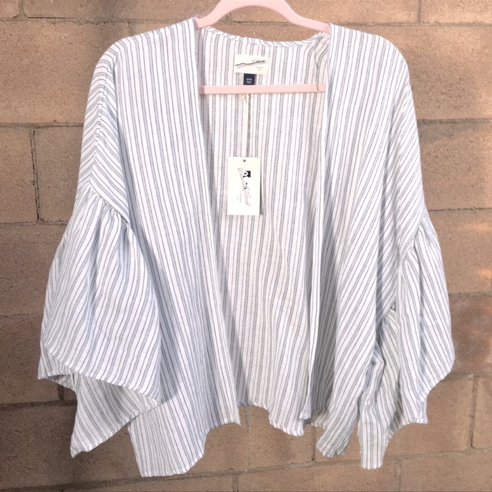 5/$25 🎉HP🎉Trending Perfect over anything Semi lightweight & heavy on style NWT